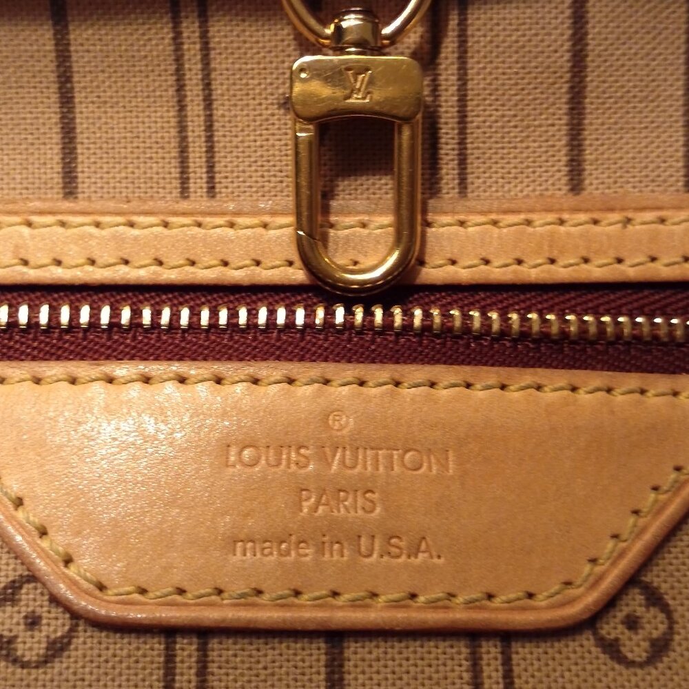 AUTHENTIC LOUIS VUITTON MEDIUM SIZED SHOULDER BAG - Picture 9 of 10